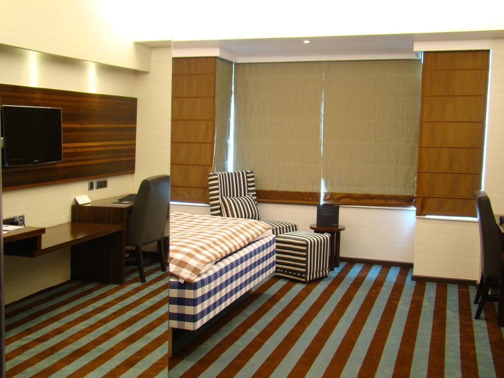 The Madison Otel Yeni Delhi Dış mekan fotoğraf